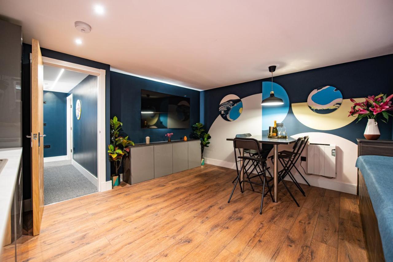 The Nest - Luxury 16 Person Apt W Jacuzzi & Parking 黑潭 外观 照片