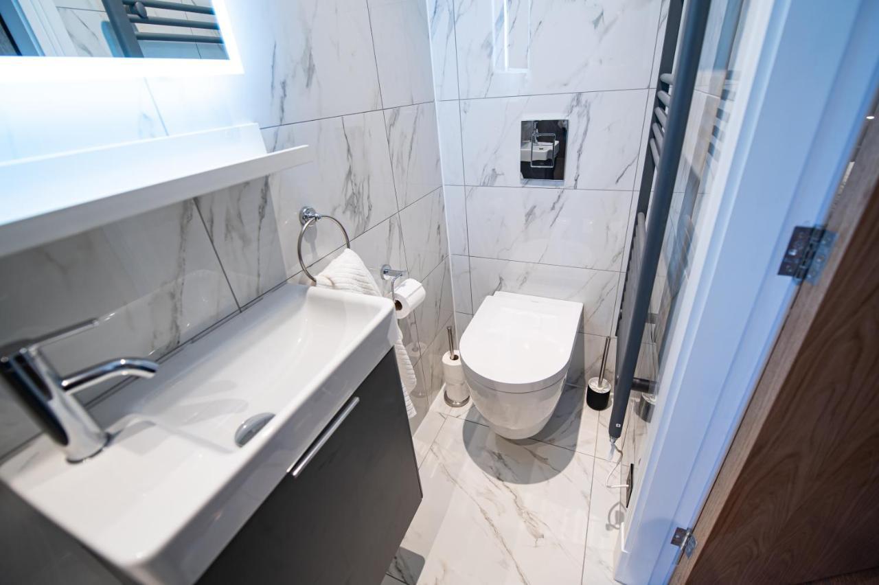 The Nest - Luxury 16 Person Apt W Jacuzzi & Parking 黑潭 外观 照片